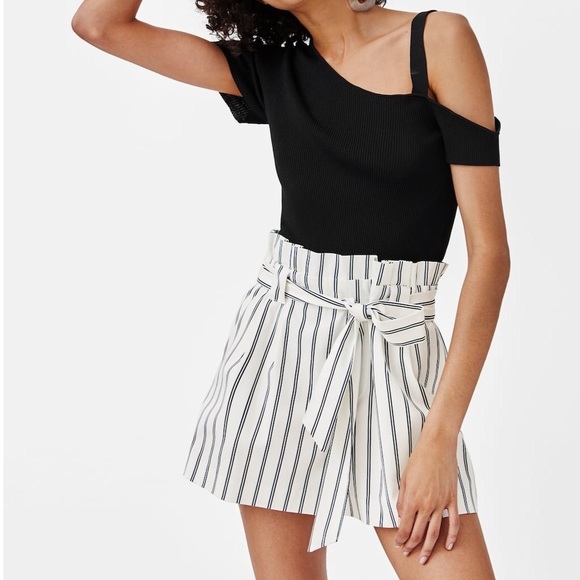 Zara Pants - Zara Paperbag Waist Shorts